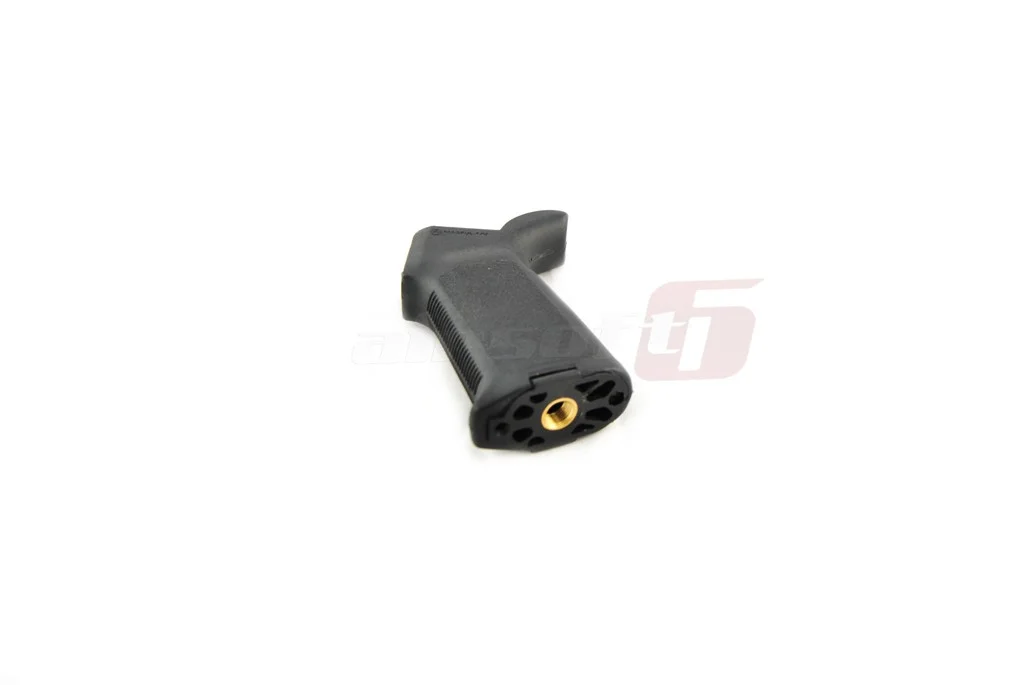Grips and handguards for airsoft replicas